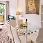 Creative Quarter Living 1br Flat At Paintworks Апартаменти