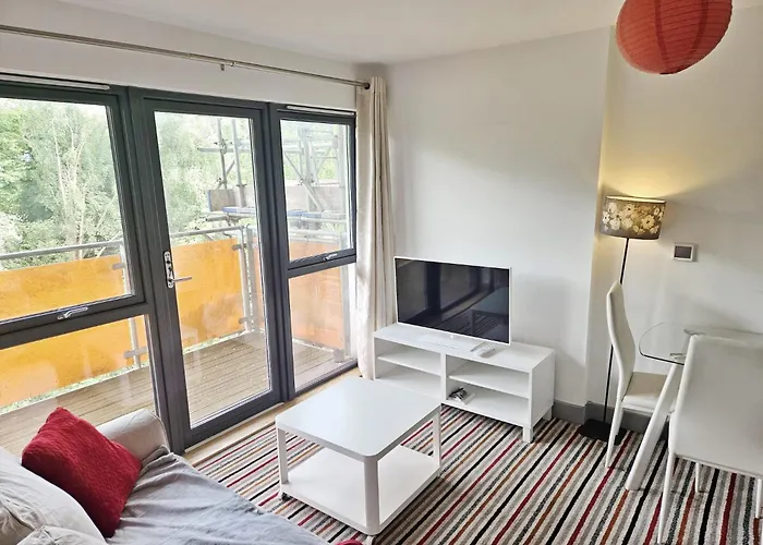 Creative Quarter Living 1br Flat At Paintworks